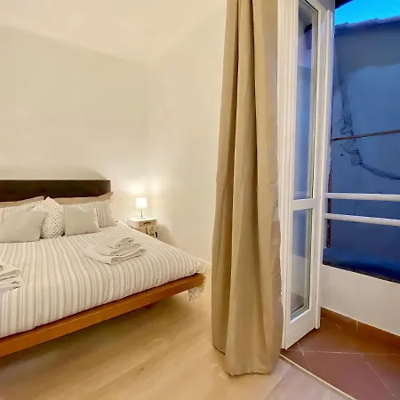 Centro Storico - Vicino Acquario E Casa Colombo Apartamento *