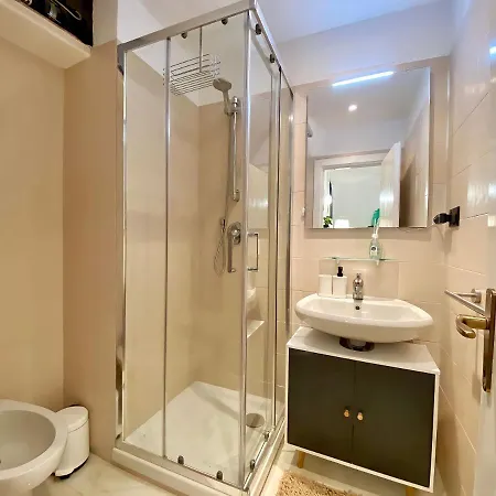 Centro Storico - Vicino Acquario E Casa Colombo Apartamento *