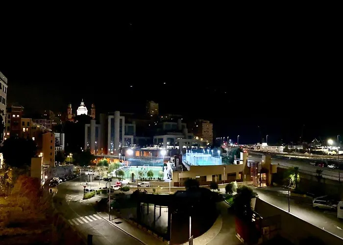 Centro Storico - Vicino Acquario E Casa Colombo 公寓